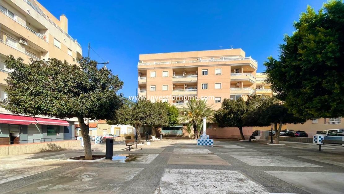 Sale - Apartment - Torrevieja - Centro