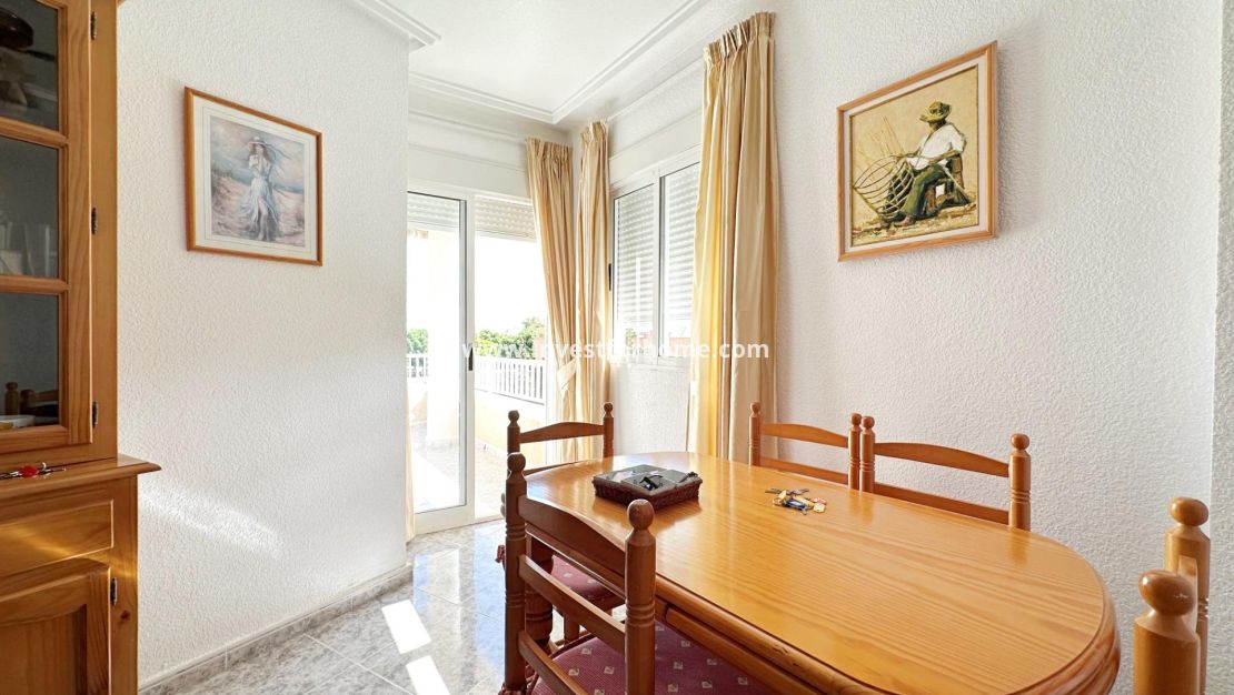 Sale - Apartment - Torrevieja - Centro