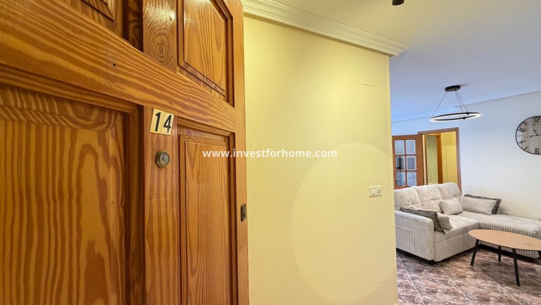 Sale - Apartment - Torrevieja - Centro