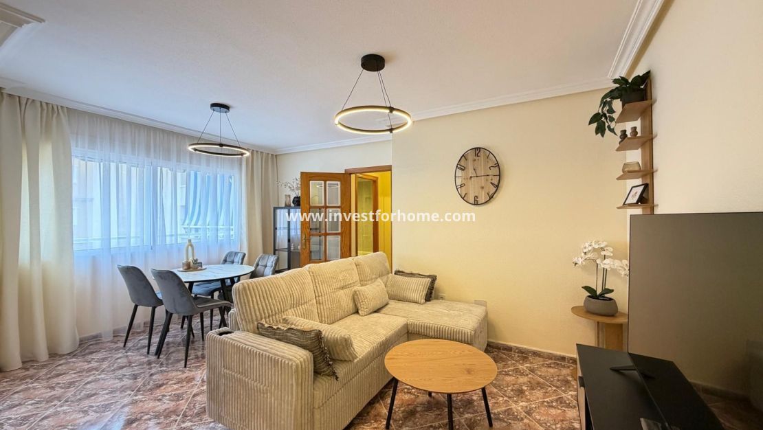 Sale - Apartment - Torrevieja - Centro