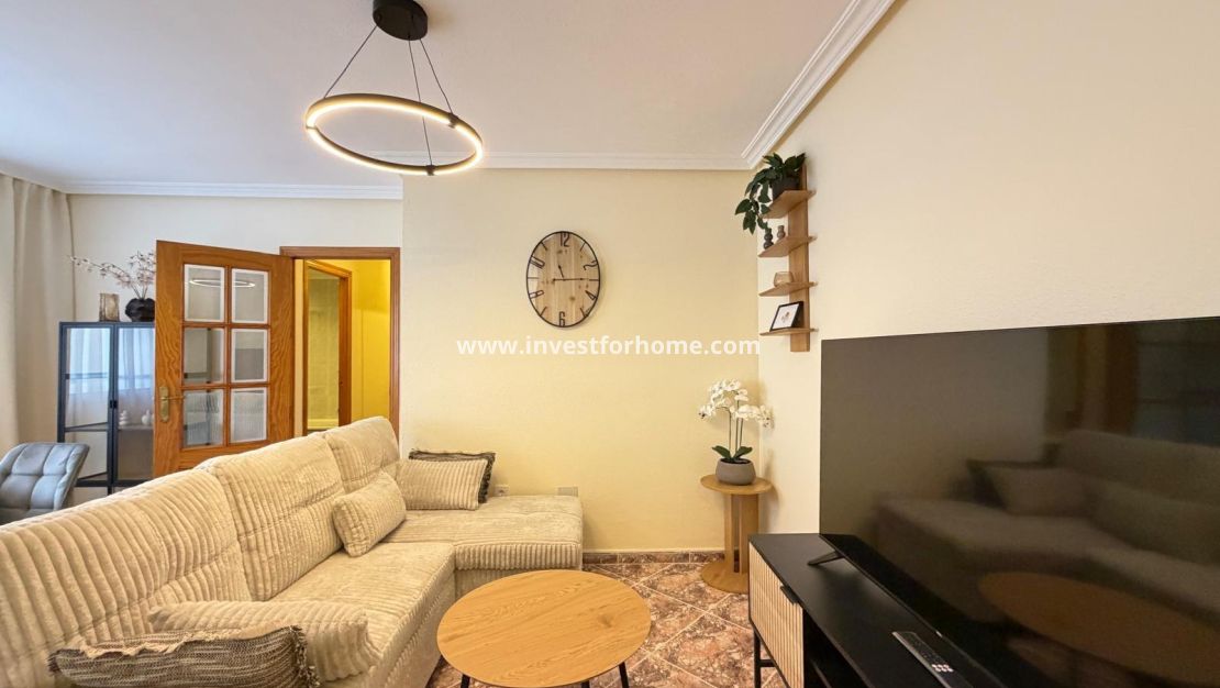 Sale - Apartment - Torrevieja - Centro