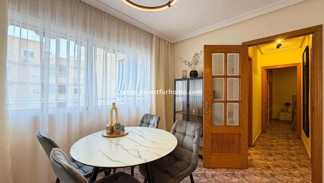 Sale - Apartment - Torrevieja - Centro