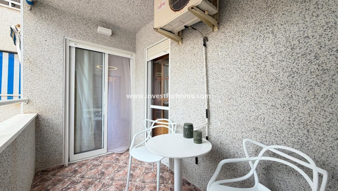 Sale - Apartment - Torrevieja - Centro