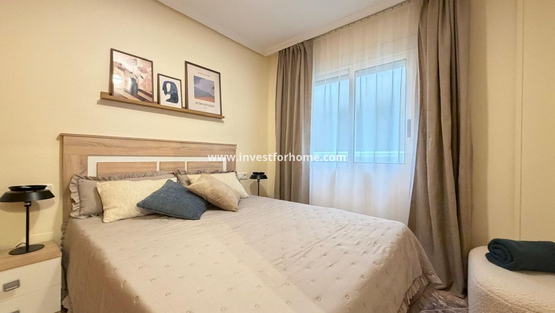Sale - Apartment - Torrevieja - Centro