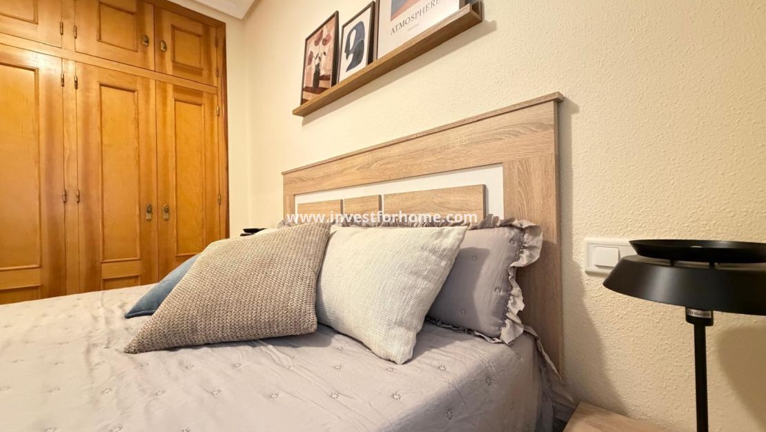 Sale - Apartment - Torrevieja - Centro