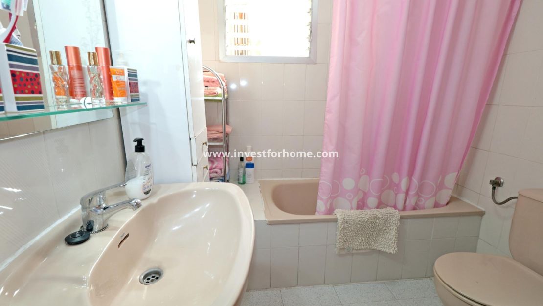 Sale - Apartment - Torrevieja - Centro