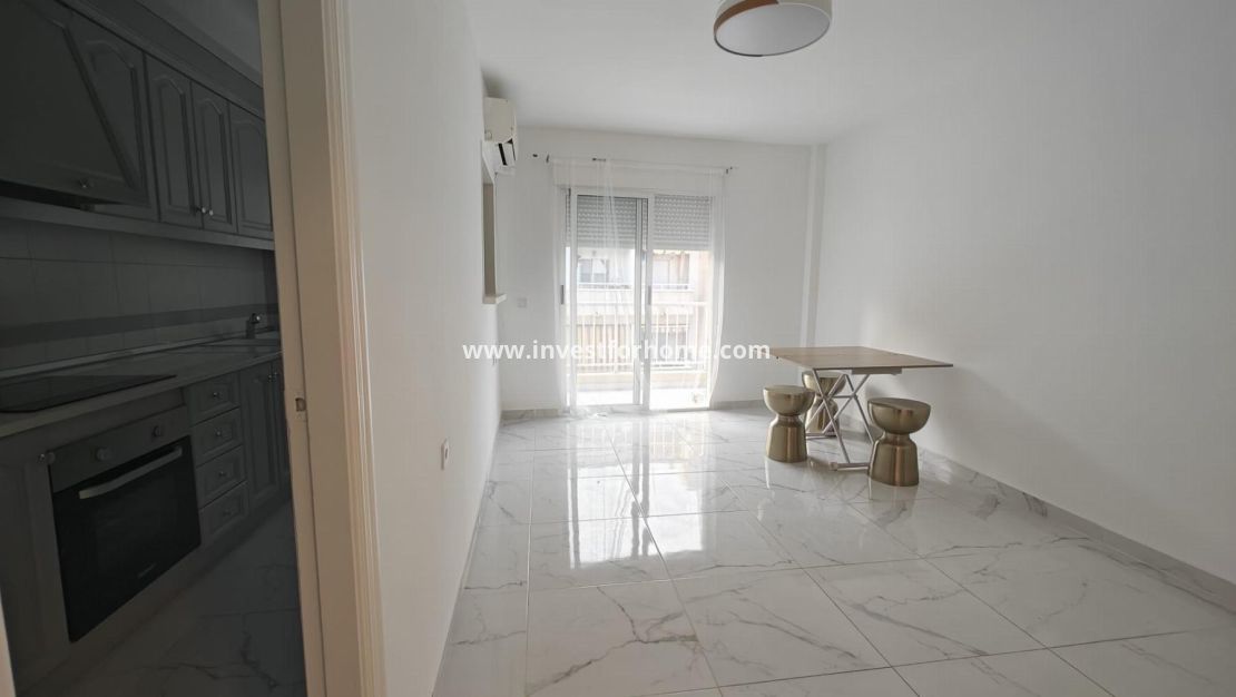Sale - Apartment - Torrevieja - Centro