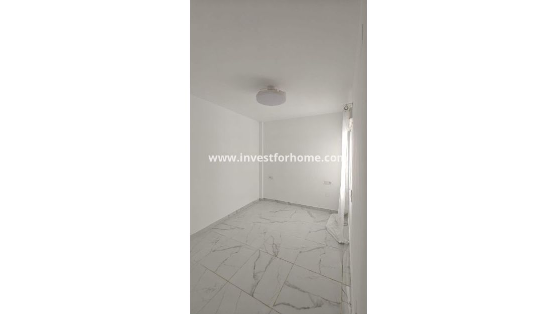 Sale - Apartment - Torrevieja - Centro