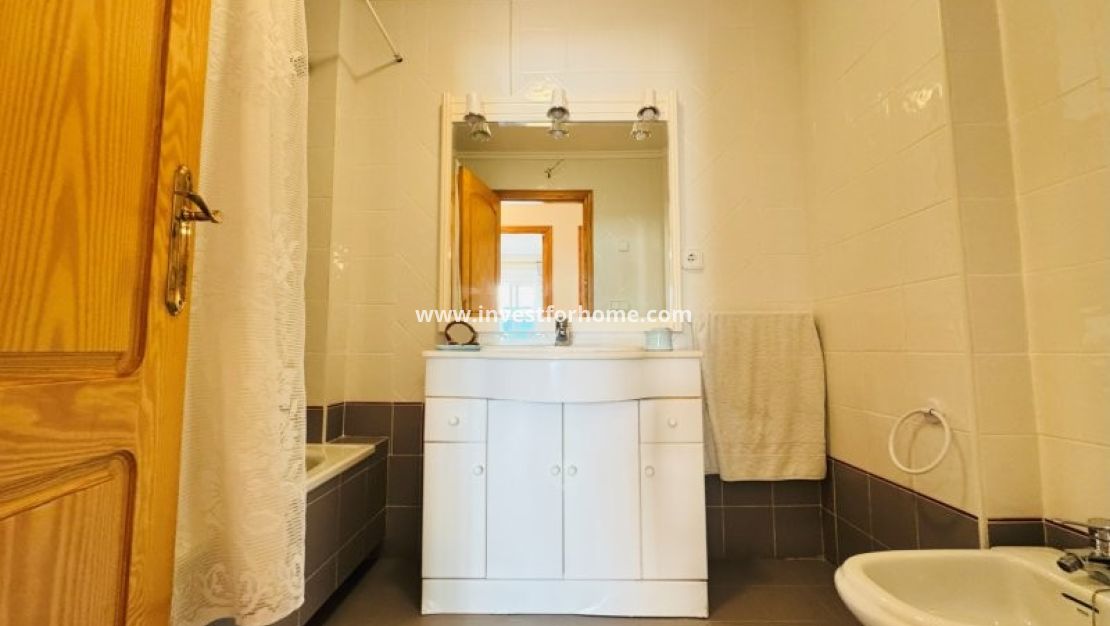 Sale - Apartment - Torrevieja - Costa Blanca