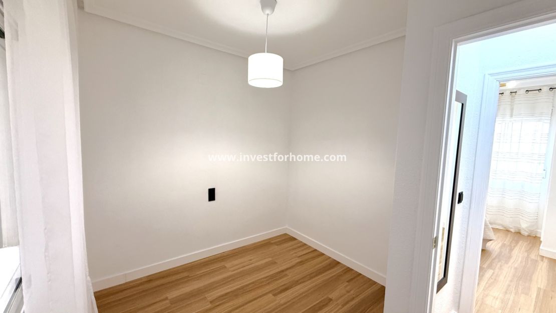 Sale - Apartment - Torrevieja - Costa Blanca