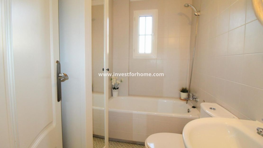 Sale - Apartment - Torrevieja - Costa Blanca