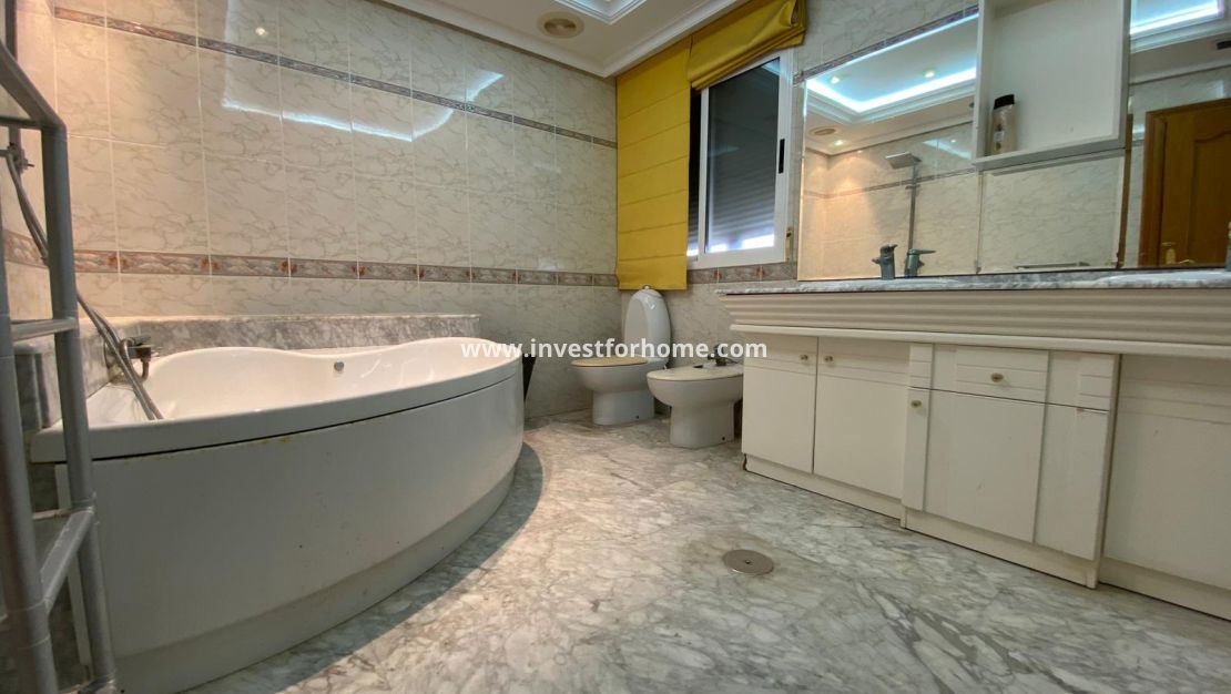 Sale - Apartment - Torrevieja - Costa Blanca