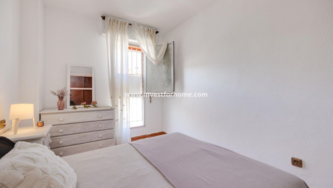 Sale - Apartment - Torrevieja - El Acequión - Los Náufragos