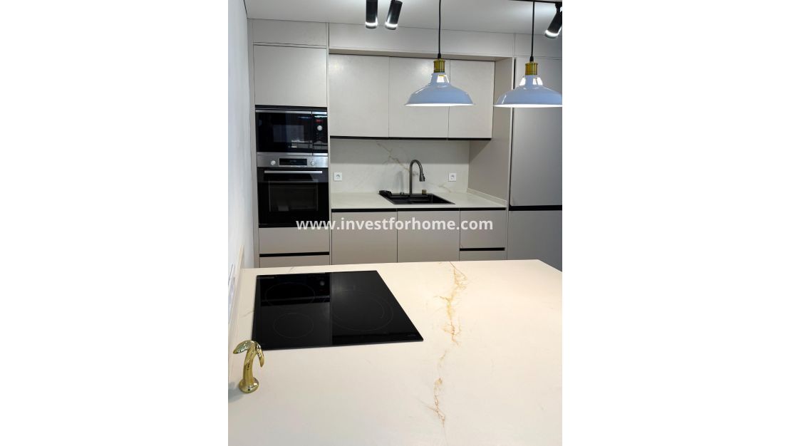 Sale - Apartment - Torrevieja - El Acequión - Los Náufragos