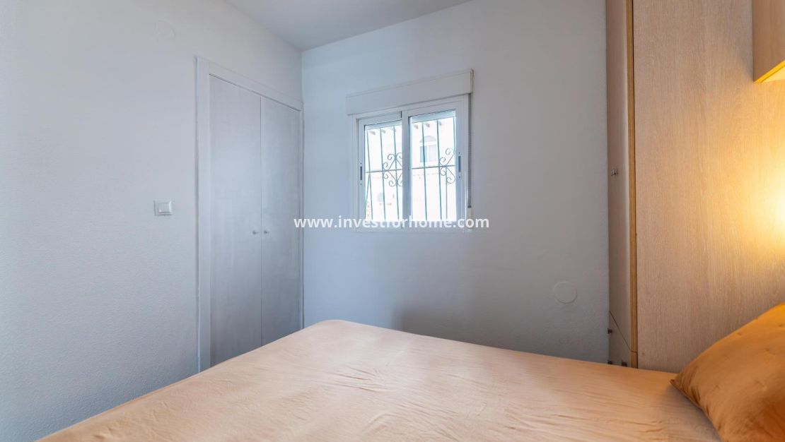 Sale - Apartment - Torrevieja - El Acequión - Los Náufragos