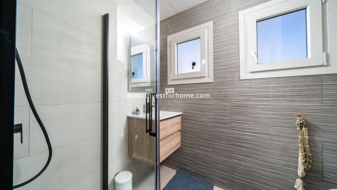Sale - Apartment - Torrevieja - El Chaparral