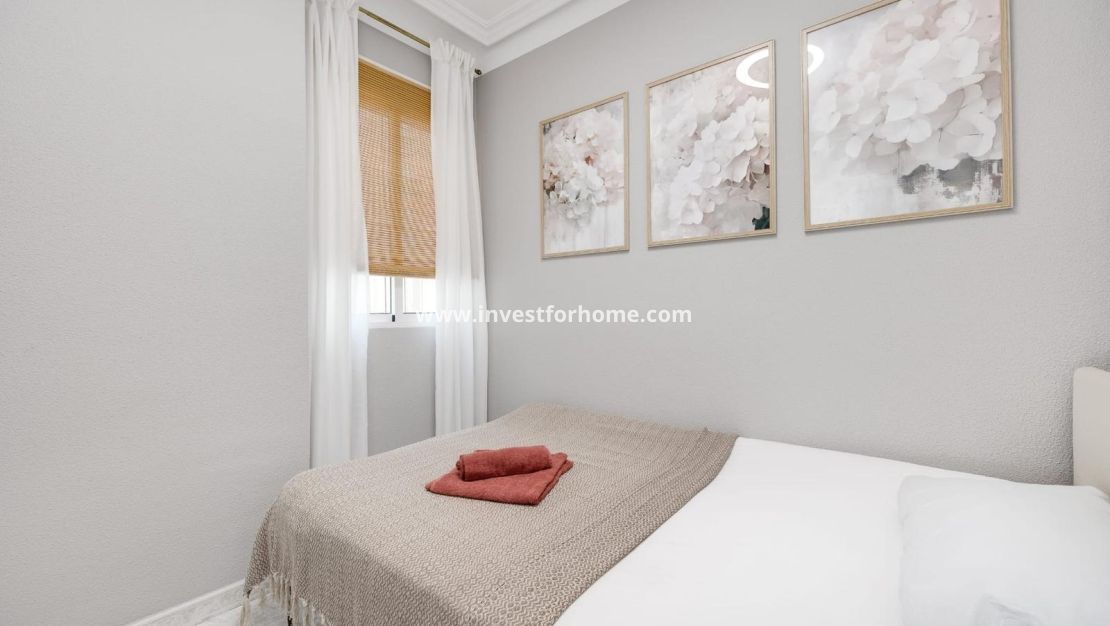 Sale - Apartment - Torrevieja - Estacion De Autobuses