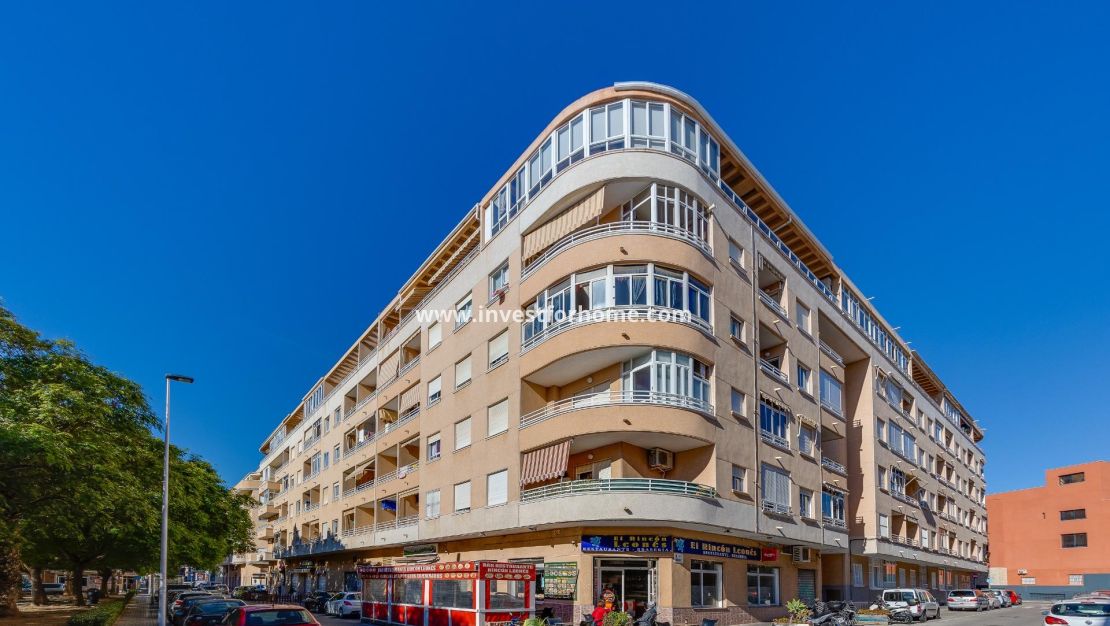 Sale - Apartment - Torrevieja - Estacion De Autobuses