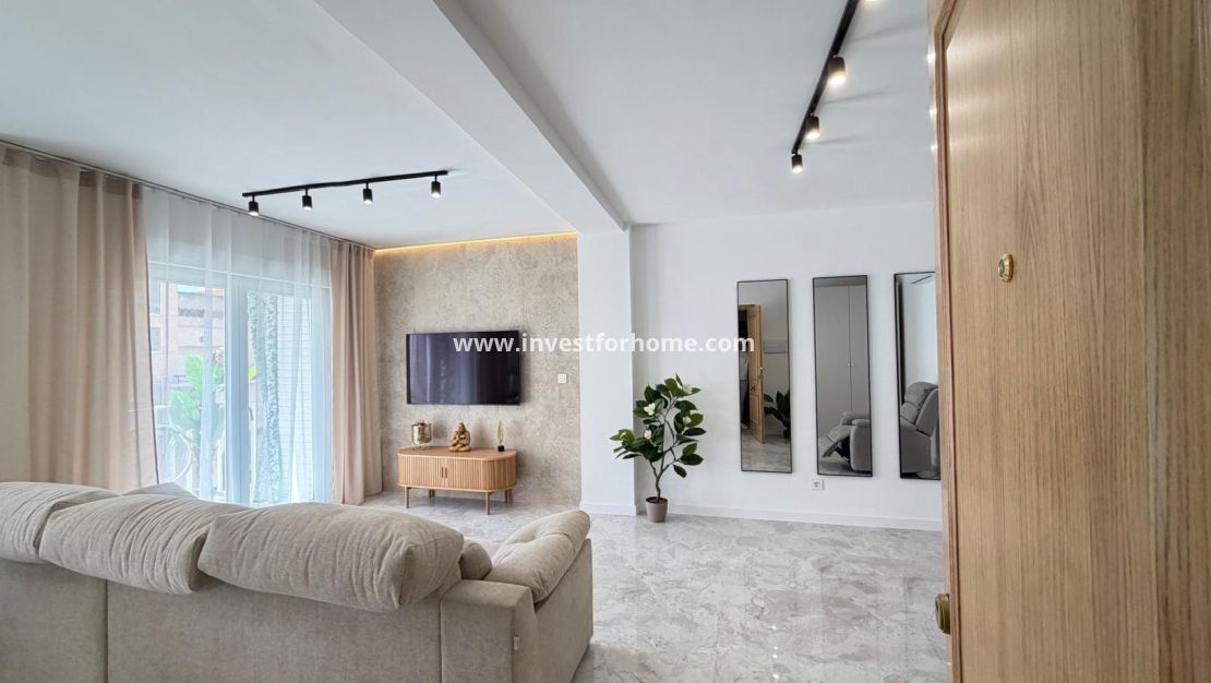 Sale - Apartment - Torrevieja - Estacion De Autobuses