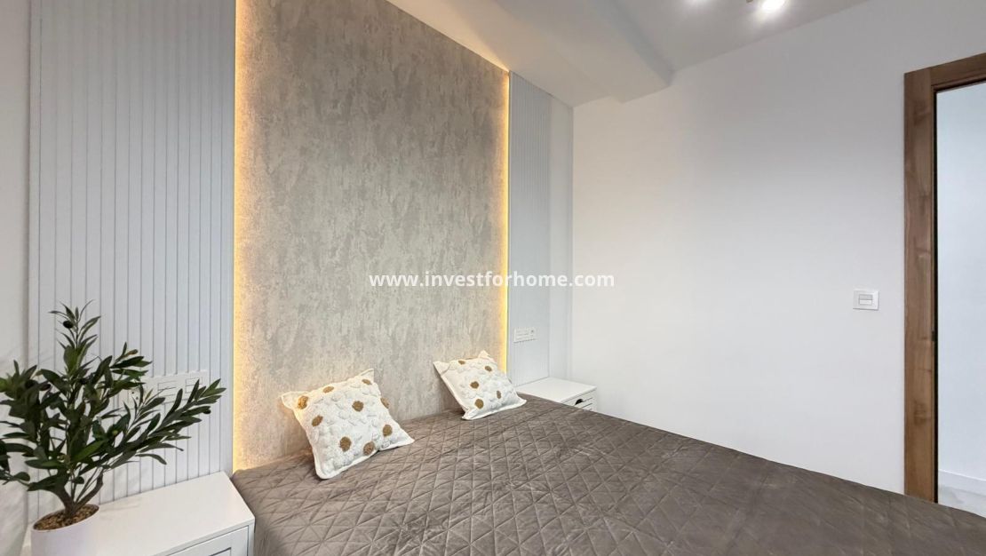 Sale - Apartment - Torrevieja - Estacion De Autobuses