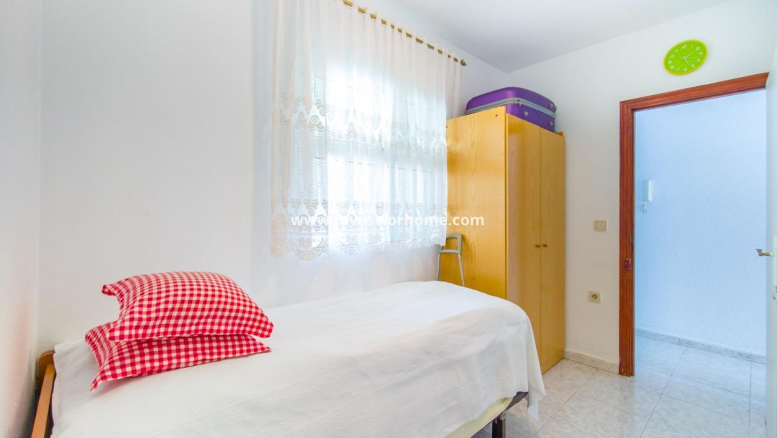 Sale - Apartment - Torrevieja - Estacion De Autobuses