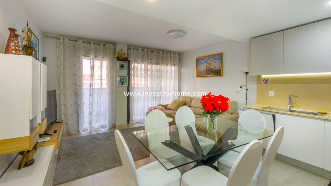 Sale - Apartment - Torrevieja - Estacion De Autobuses