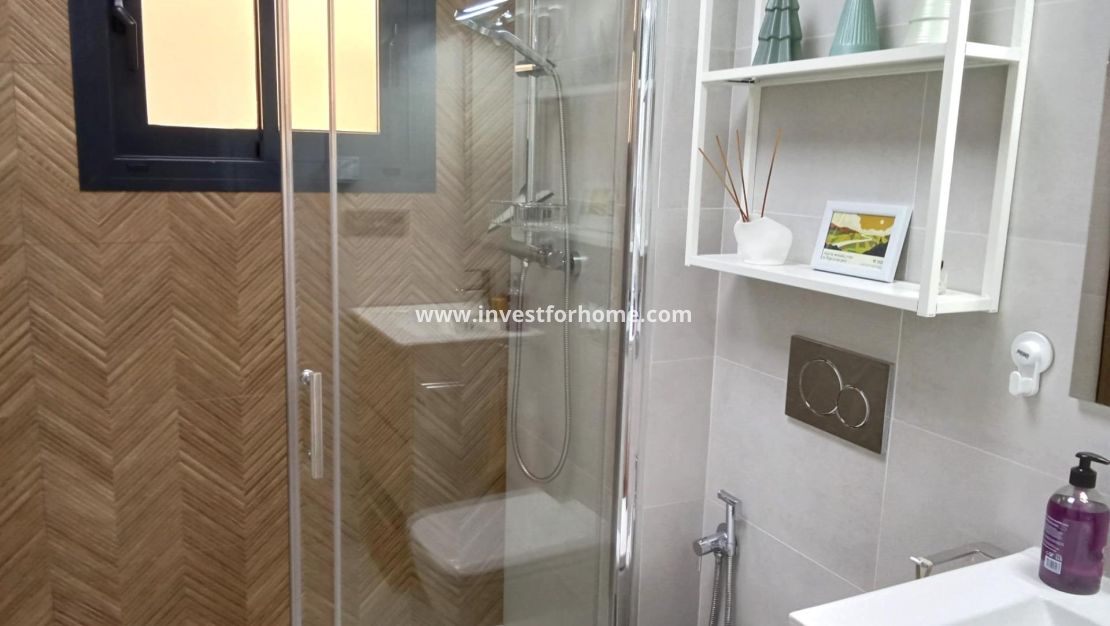 Sale - Apartment - Torrevieja - Estacion De Autobuses