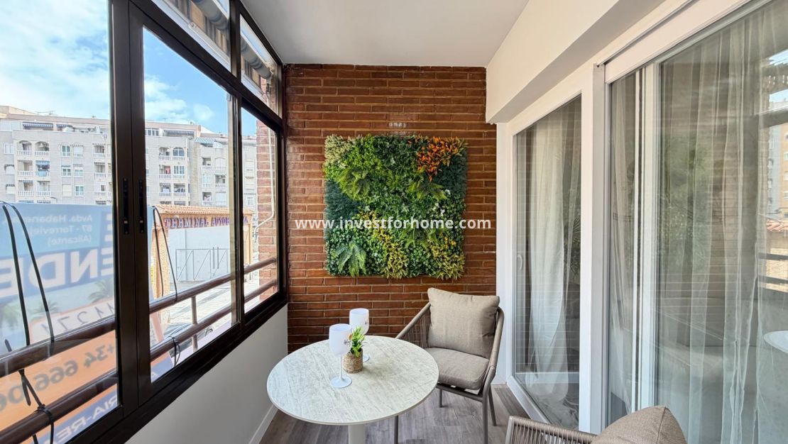 Sale - Apartment - Torrevieja - Estacion De Autobuses