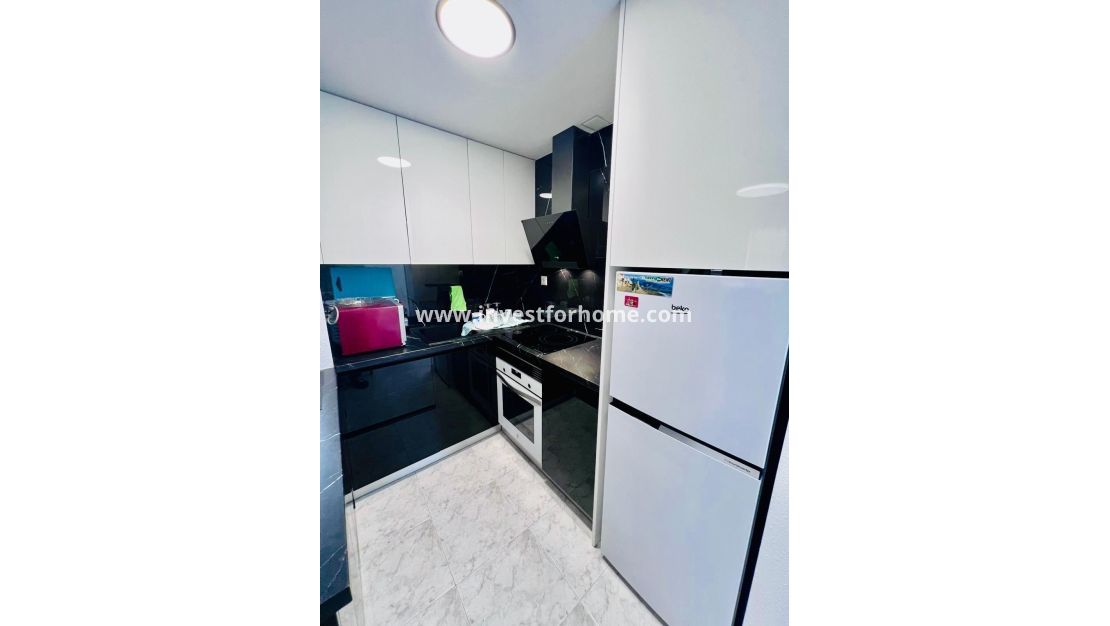 Sale - Apartment - Torrevieja - Estacion De Autobuses