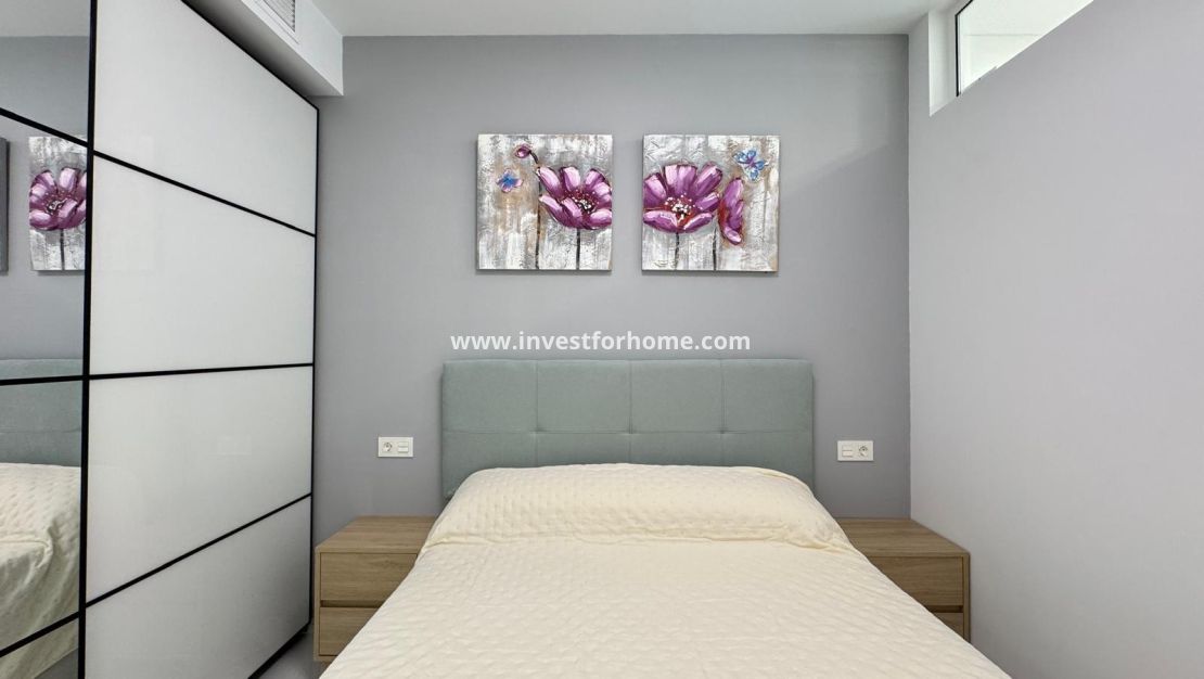 Sale - Apartment - Torrevieja - Estacion De Autobuses