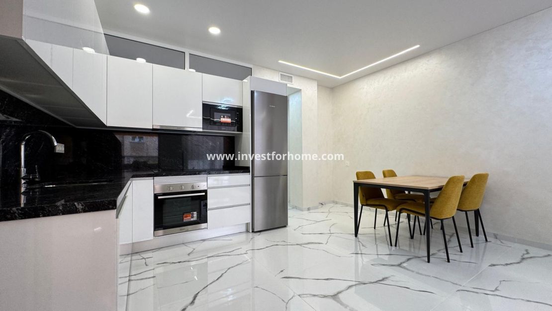 Sale - Apartment - Torrevieja - Estacion De Autobuses