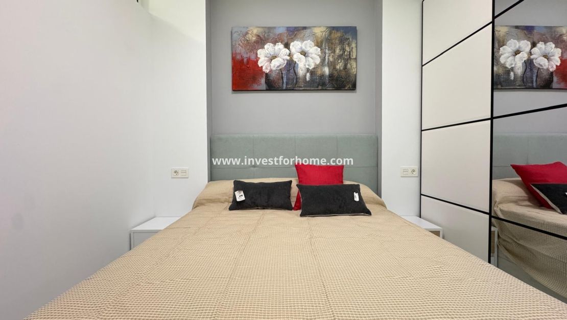 Sale - Apartment - Torrevieja - Estacion De Autobuses