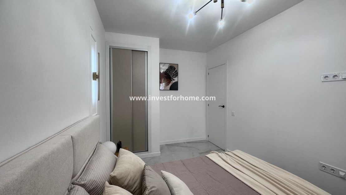Sale - Apartment - Torrevieja - Estacion De Autobuses