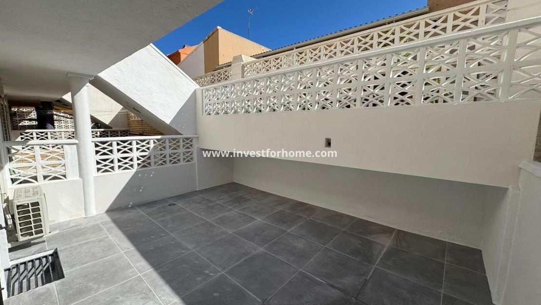 Sale - Apartment - Torrevieja - La Mata