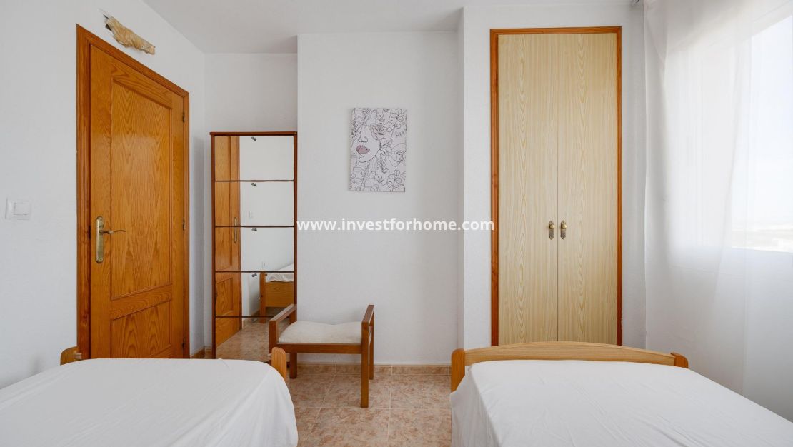 Sale - Apartment - Torrevieja - La Veleta