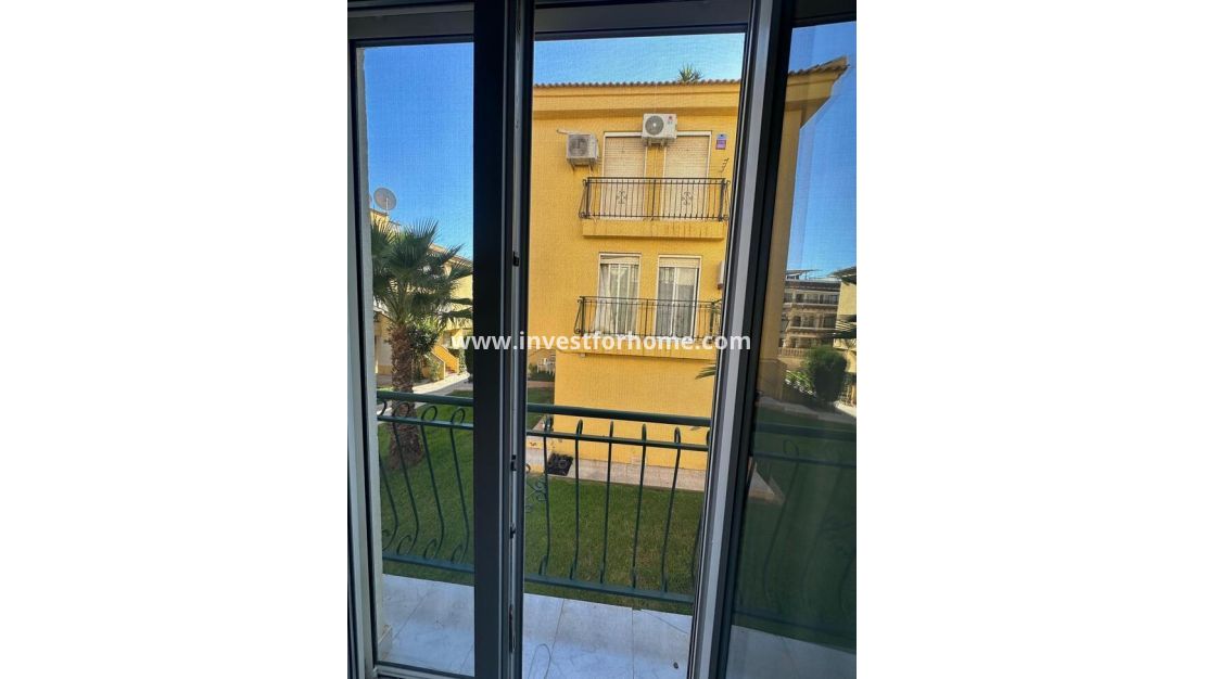 Sale - Apartment - Torrevieja - La Veleta