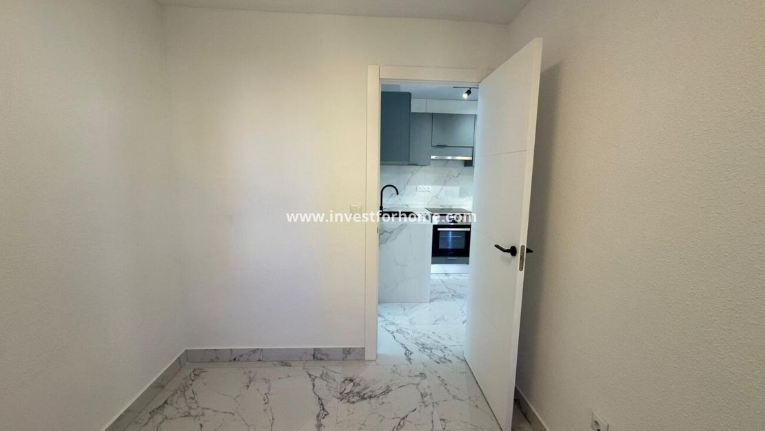 Sale - Apartment - Torrevieja - La Veleta