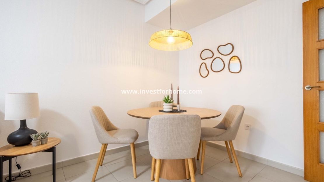 Sale - Apartment - Torrevieja - Las Calas