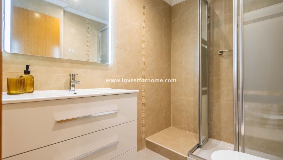 Sale - Apartment - Torrevieja - Las Calas