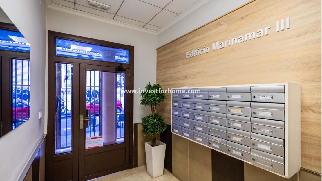 Sale - Apartment - Torrevieja - Las Calas