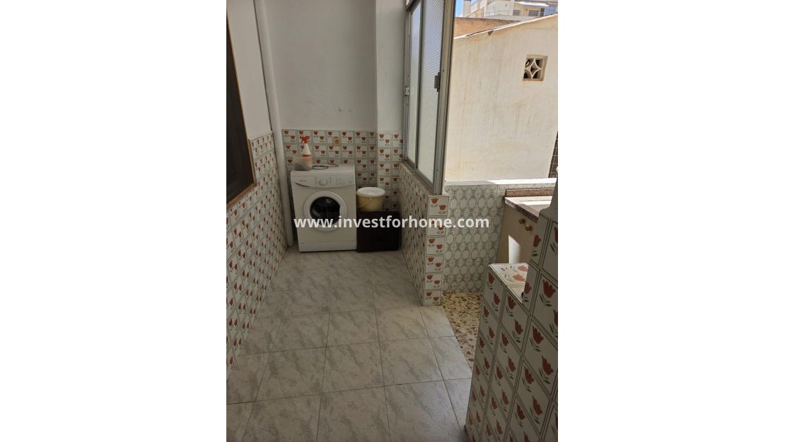 Sale - Apartment - Torrevieja - Las Piscinas Naturales