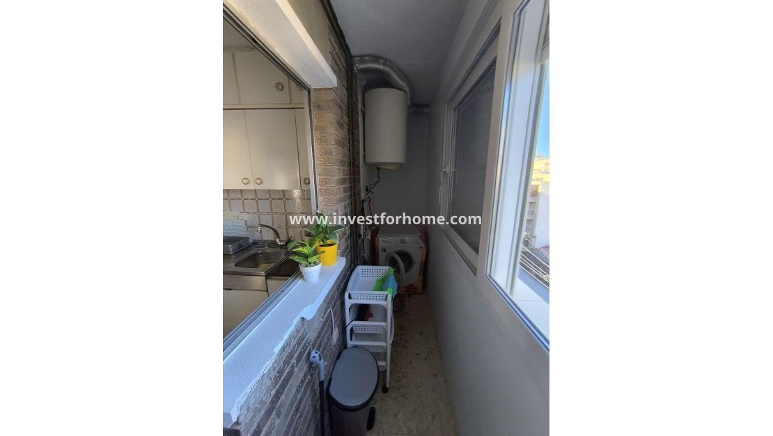 Sale - Apartment - Torrevieja - Las Piscinas Naturales