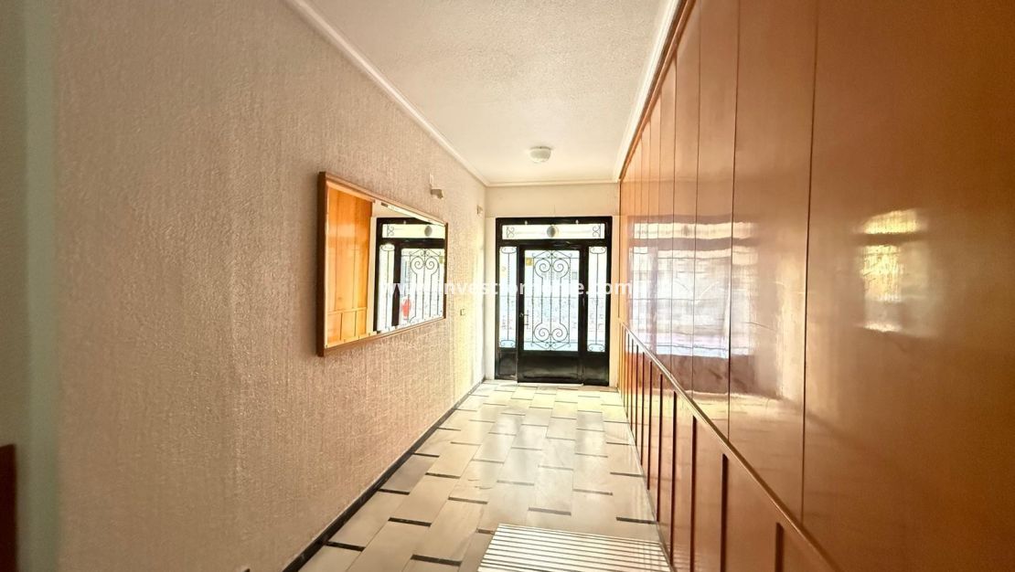 Sale - Apartment - Torrevieja - Las Piscinas Naturales