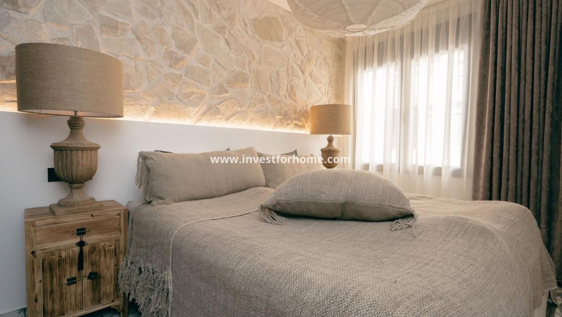 Sale - Apartment - Torrevieja - Las Piscinas Naturales