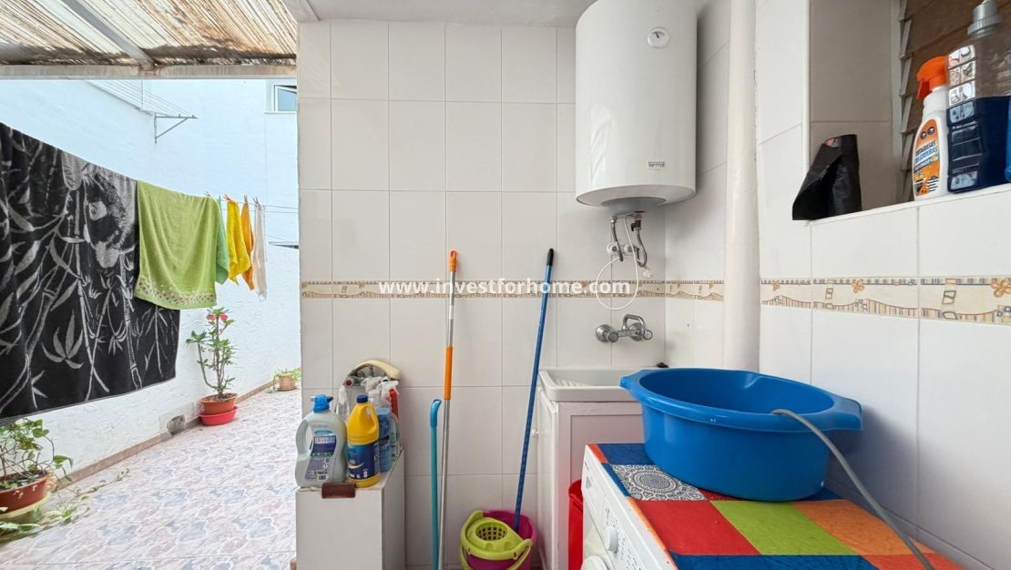 Sale - Apartment - Torrevieja - Las Piscinas Naturales
