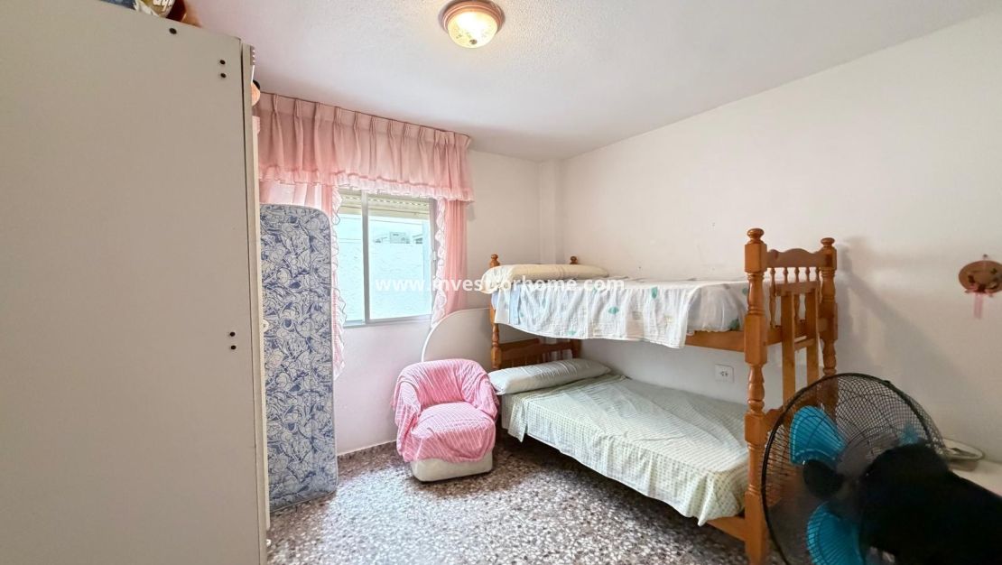 Sale - Apartment - Torrevieja - Las Piscinas Naturales