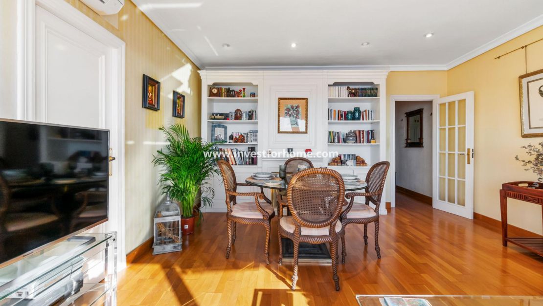 Sale - Apartment - Torrevieja - Piscinas naturales