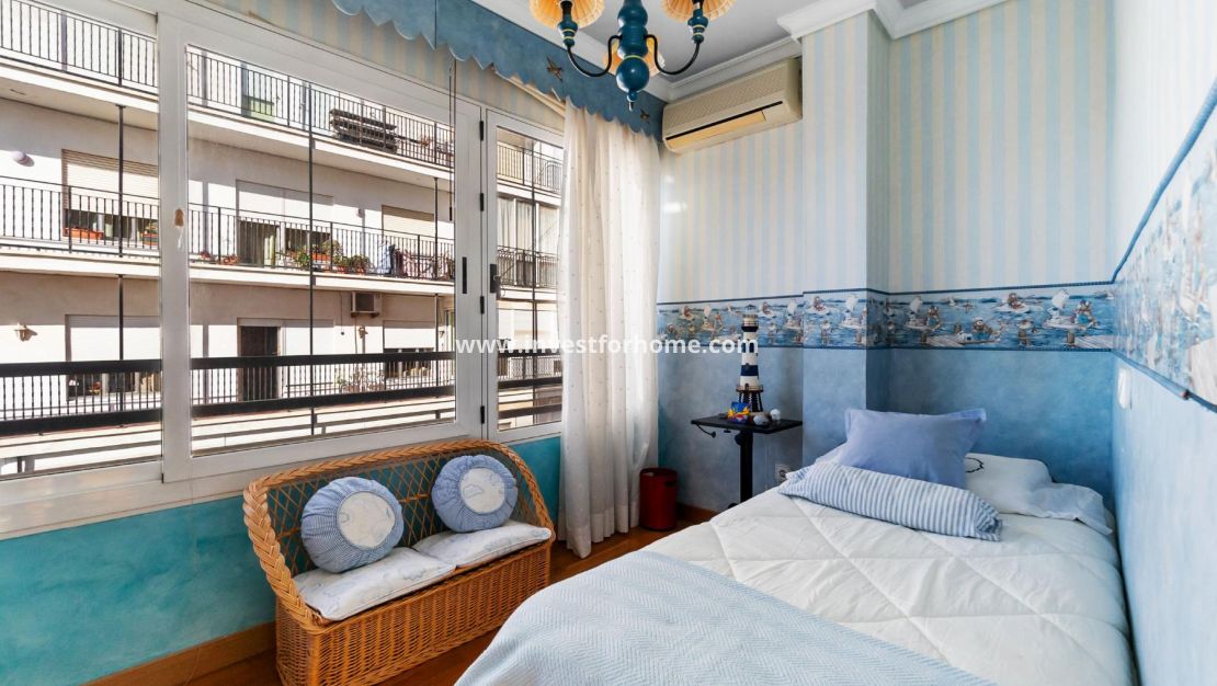 Sale - Apartment - Torrevieja - Piscinas naturales