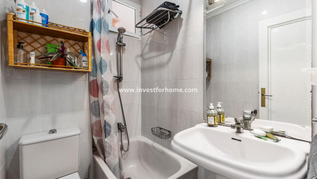 Sale - Apartment - Torrevieja - Piscinas naturales