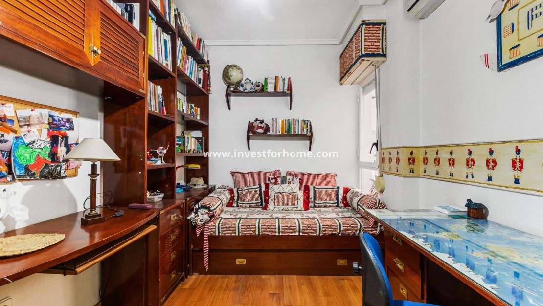 Sale - Apartment - Torrevieja - Piscinas naturales